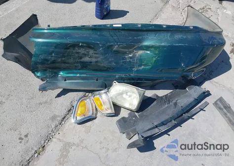 2000 Honda Civic Lx z USA, uszkodzony, nr VIN 1HGEJ6571YL067035